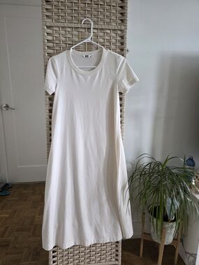 Uniqlo Cream Short-Sleeve Midi Dress